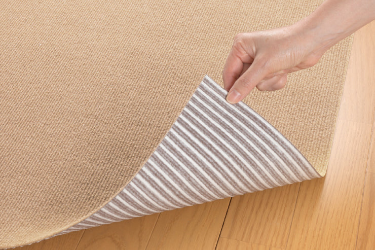 おくだけ吸着 はっ水 ペット用床保護マット 60×600cm 薄さ4mm 吸着マット ペットマット 大判 日本製 国産 カット可 床暖房対応 洗濯OK タイルカーペット ラグ マット 床保護 滑り止めマット