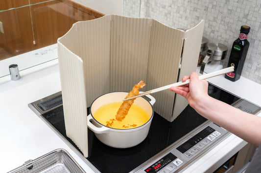 bws SELECTION すっきり暮らす油はねガード ビーワース セレクション パネル6枚タイプ IH専用 食洗器対応 幅72.5cm 奥行1cm 高さ30.6cm 日本製 燕三条 国産 レンジガード 折りたたみ 2面 3面 油よけ 油汚れ防止 スリム キッチン