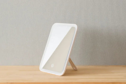 LEDライトメイクアップミラー YBM-1730 幅18cm 奥行き5cm 高さ23.2cm